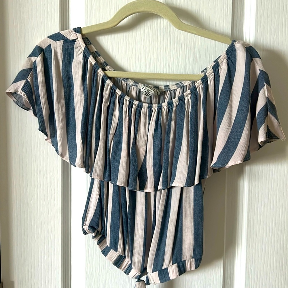 Women’s AE top
